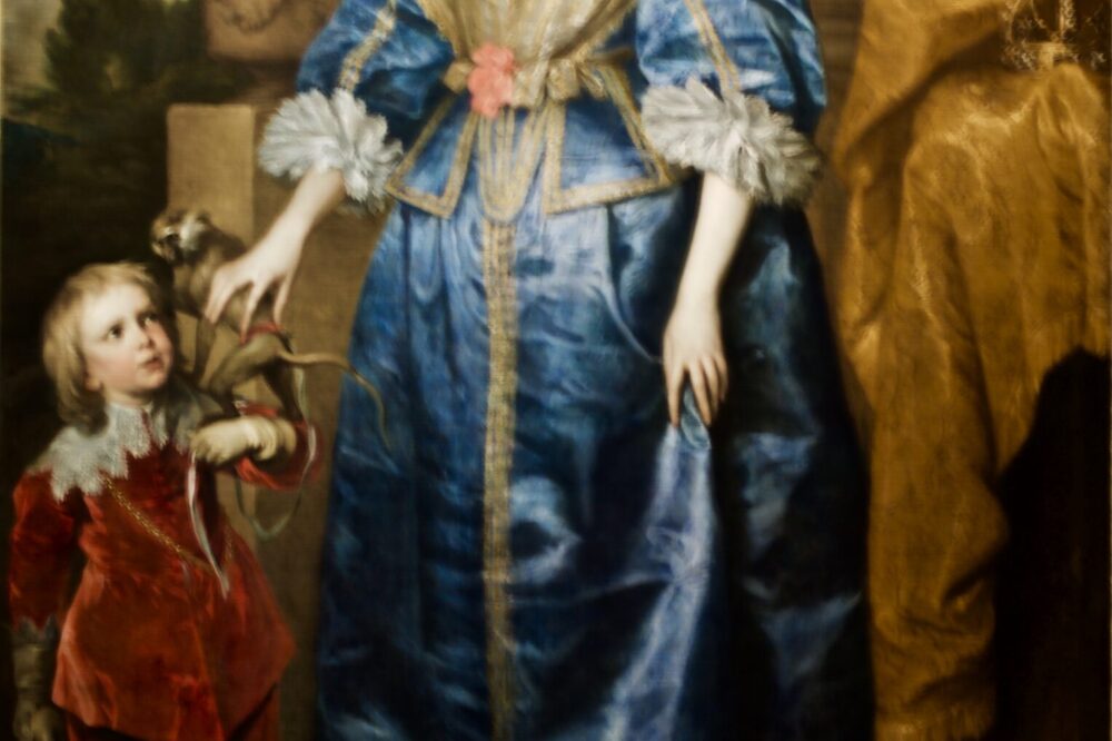 What is the best way to see Buckingham Palace?