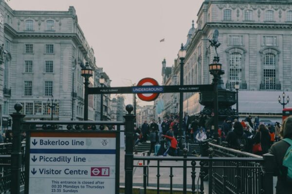 What is the cheapest way to travel around London?