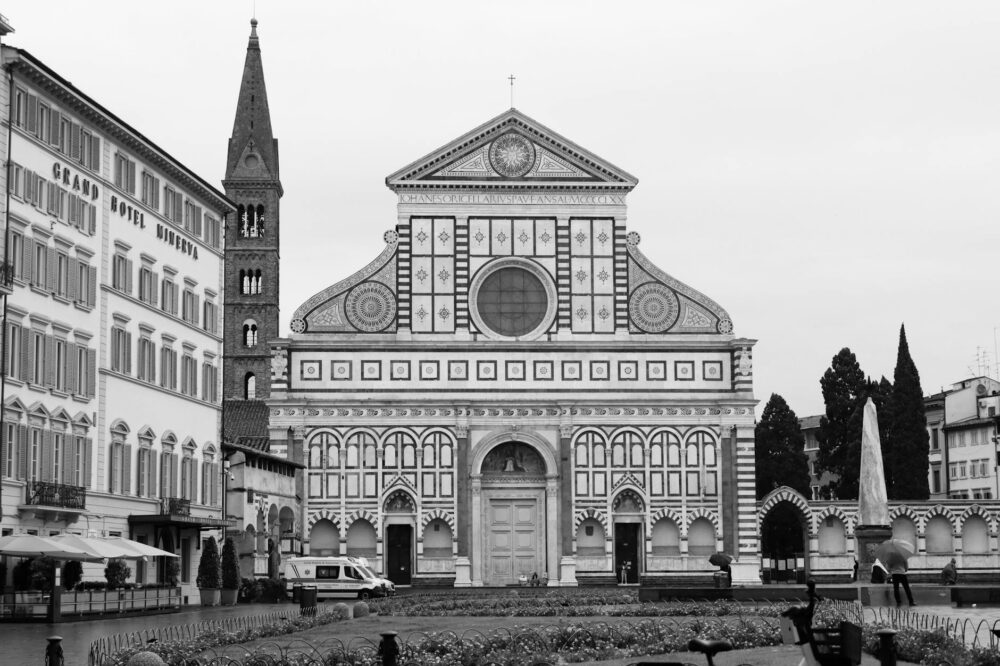 What is the dress code for Florence churches?
