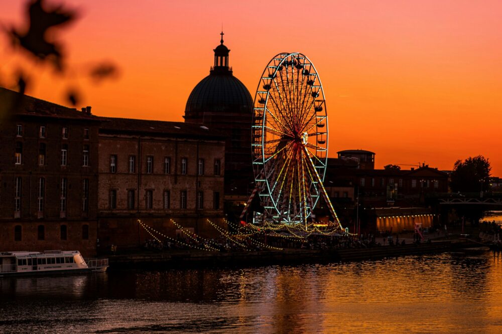 What is the history of the Port de la Daurade in Toulouse?