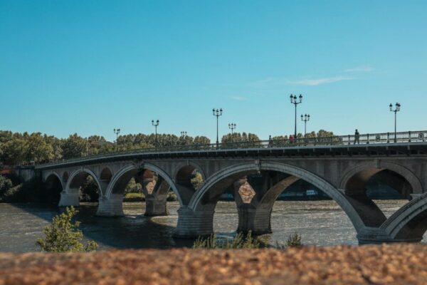 What is the Pont Neuf in Toulouse?