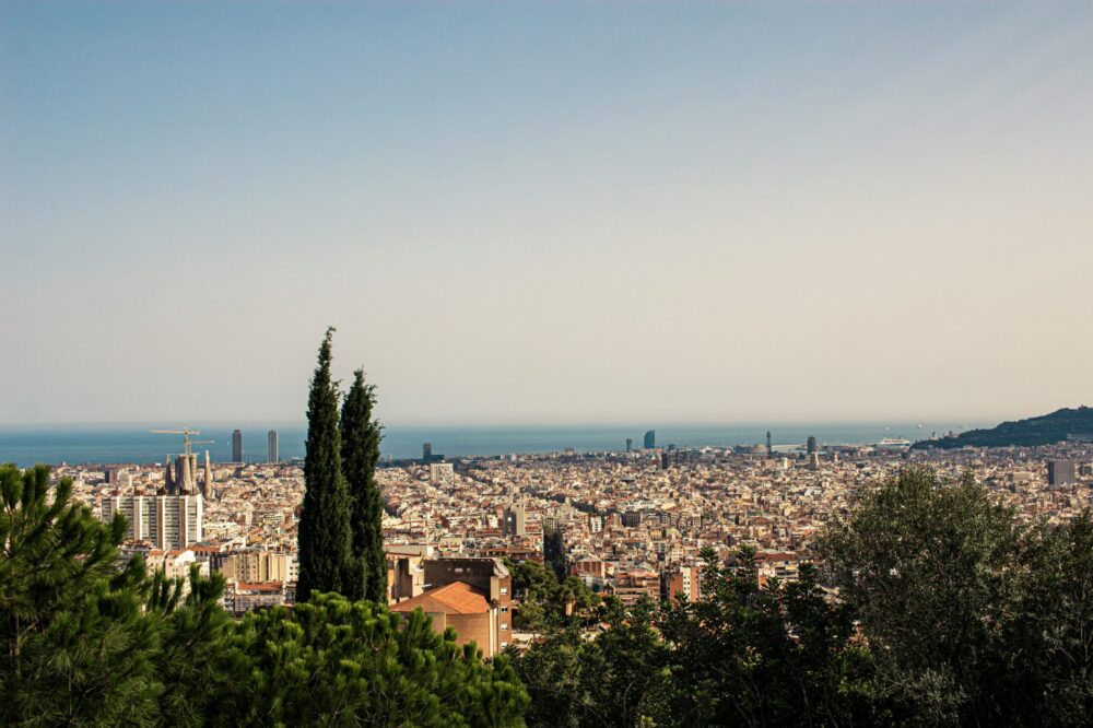 What is the weather like in Barcelona during the summer months?