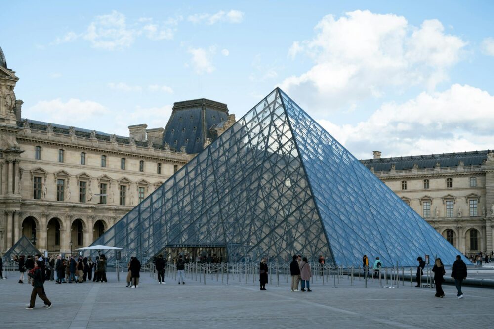 What to wear in Paris in October?