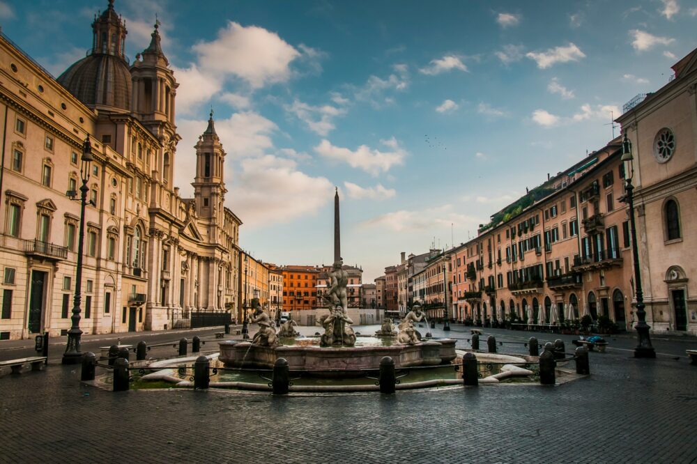 Are there 5-star hotels in Rome with fitness centers?