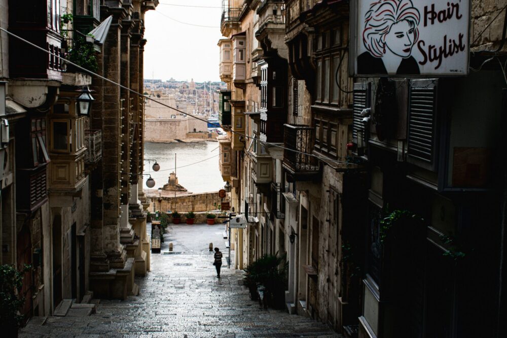 Are there any budget hotels in Florence with a pool?