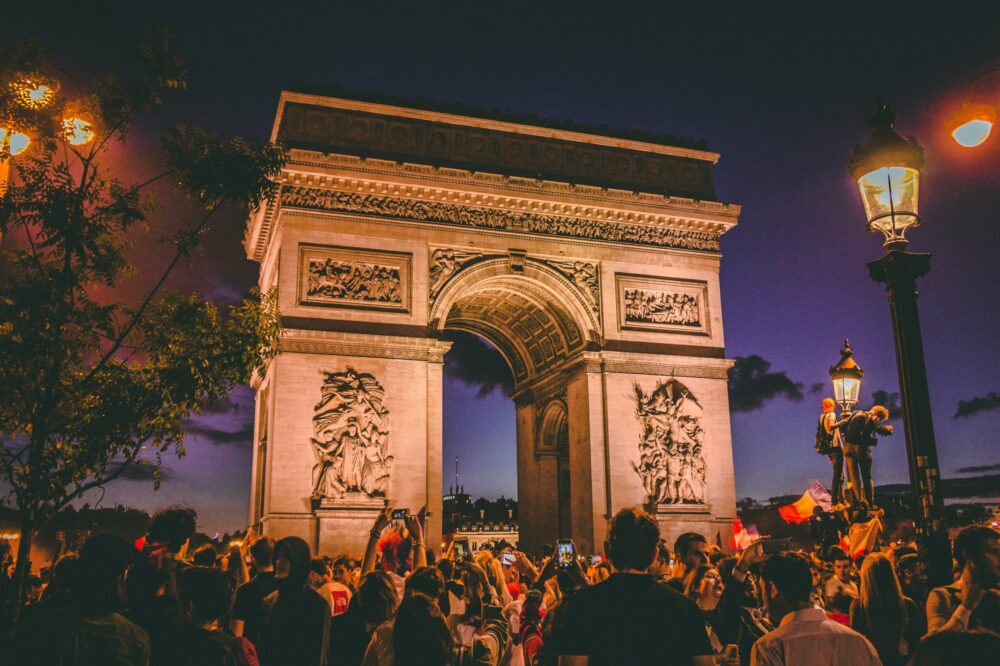 Are there any spring festivals in Paris?