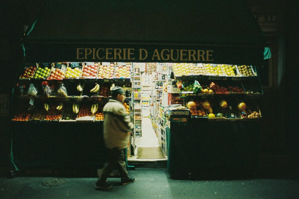 Are there any spring markets in Paris?