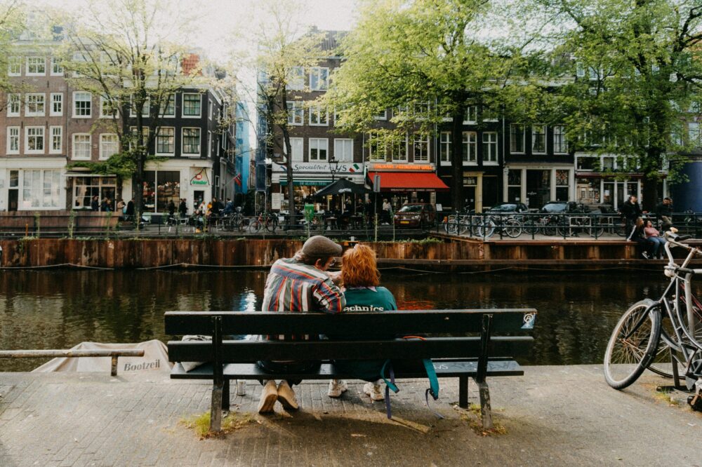 Are there any student exchange programs with Amsterdam universities?