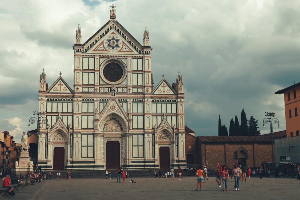 Are there budget hotels in Florence near Piazza della Signoria?
