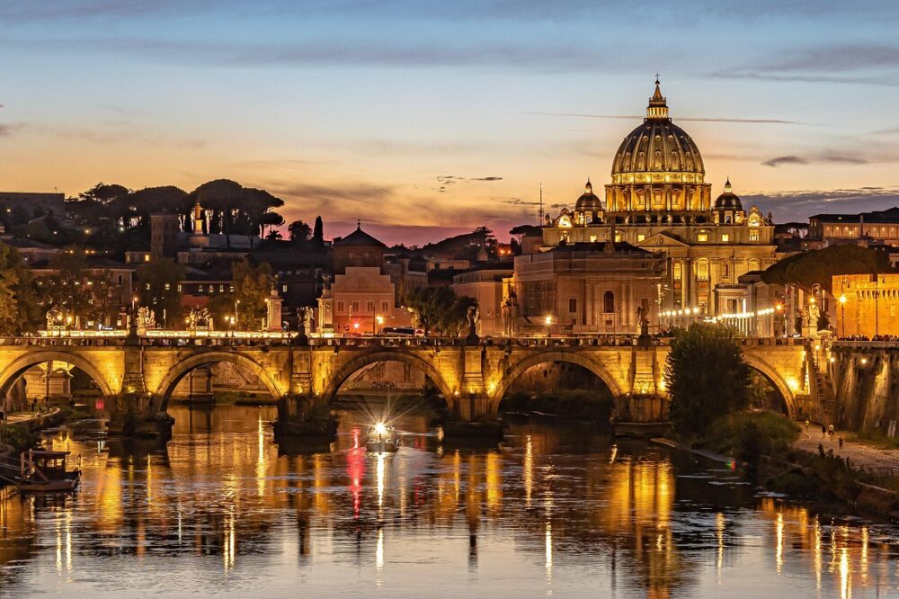 Are there hotels in Rome with a 24-hour front desk?