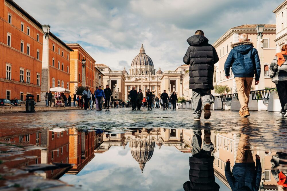 Are there hotels in Rome with a swimming pool?