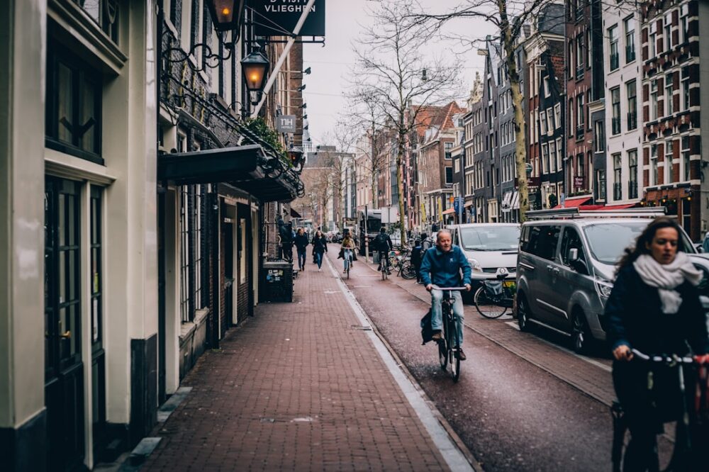 Are there scholarships available for international students at Amsterdam universities?