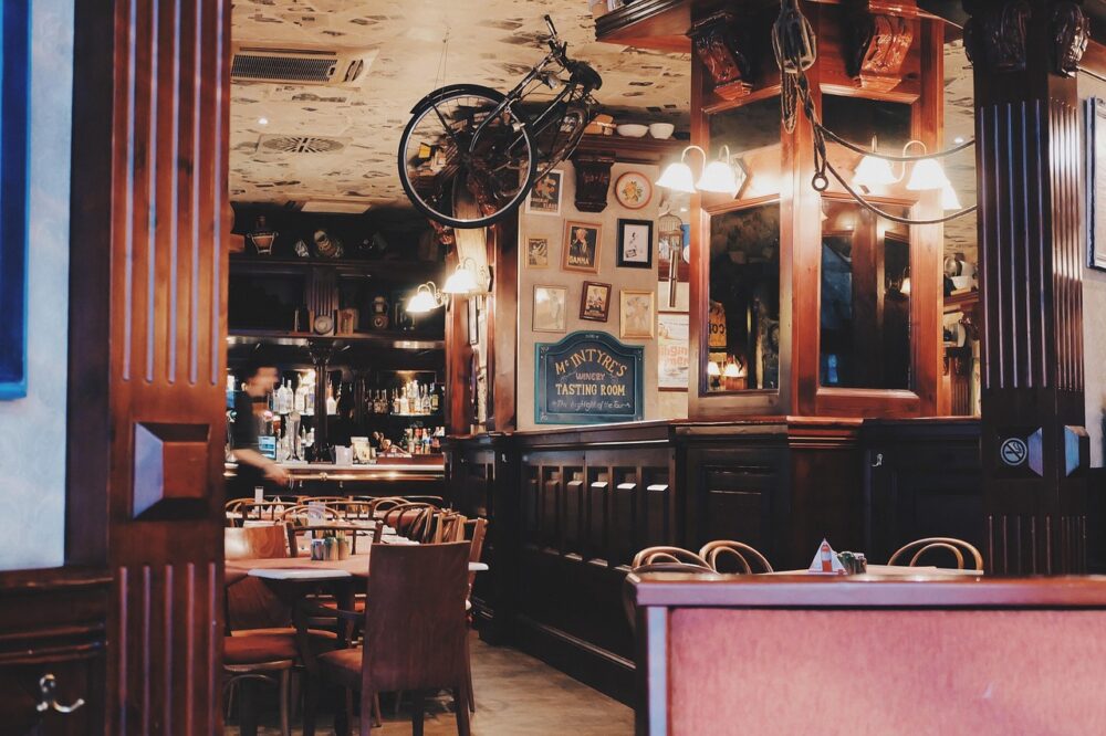 Best cafes in Nice with a vintage decor