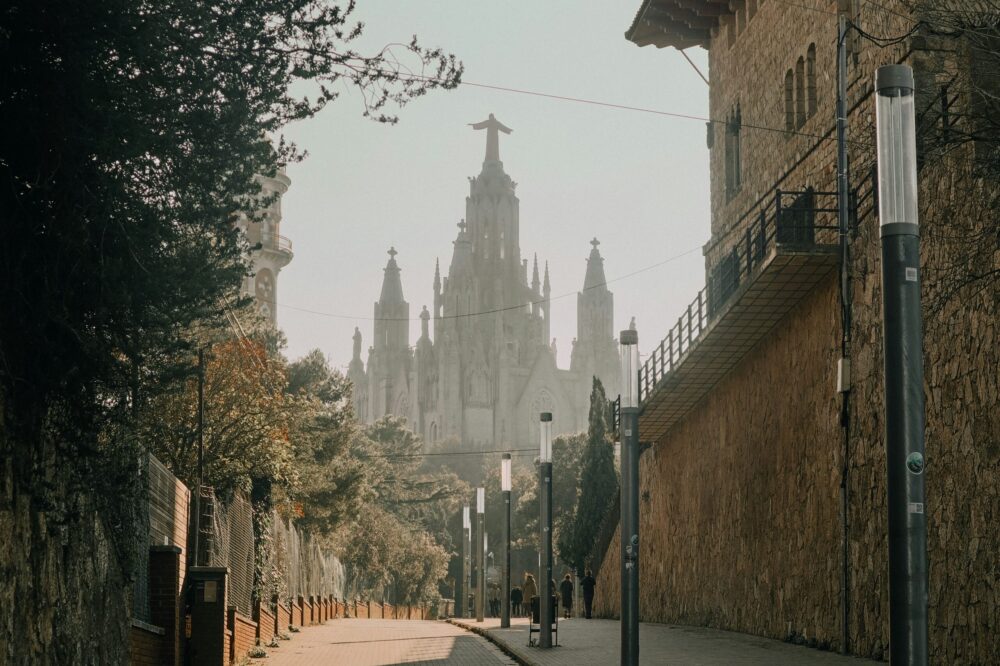 Best hotels in Barcelona for solo travelers who want to paint