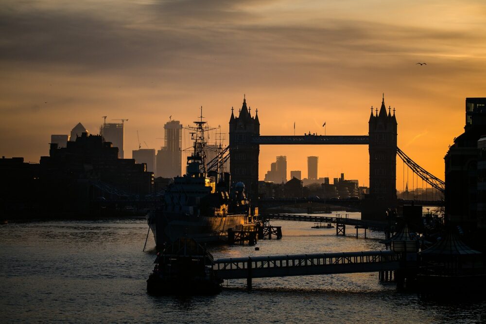 Can I study abroad in London as an exchange student?