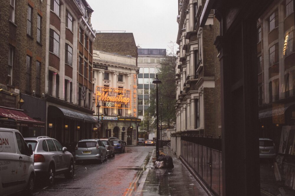 Can I work as a freelancer while studying in London?