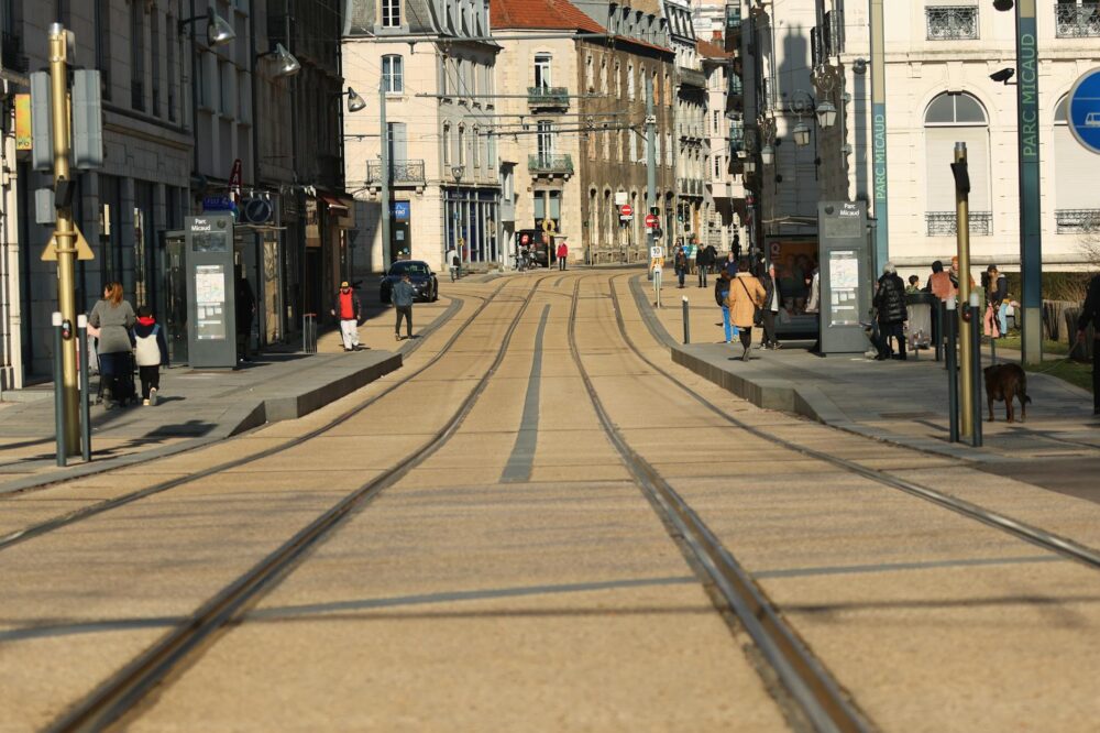 Can I work while studying in Lyon?