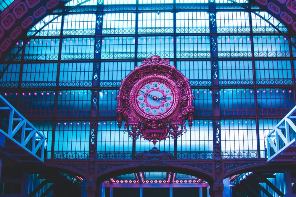 Can you visit the Musée d'Orsay on a rainy day?