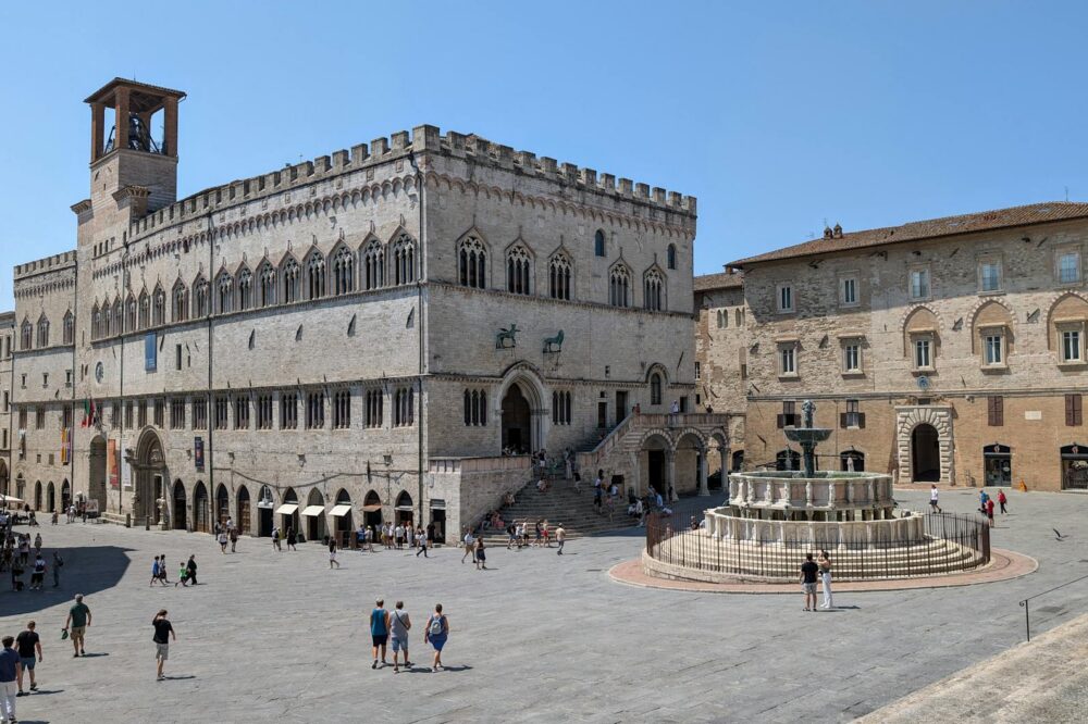 Can you visit the Museo di Palazzo Davanzati on a rainy day?