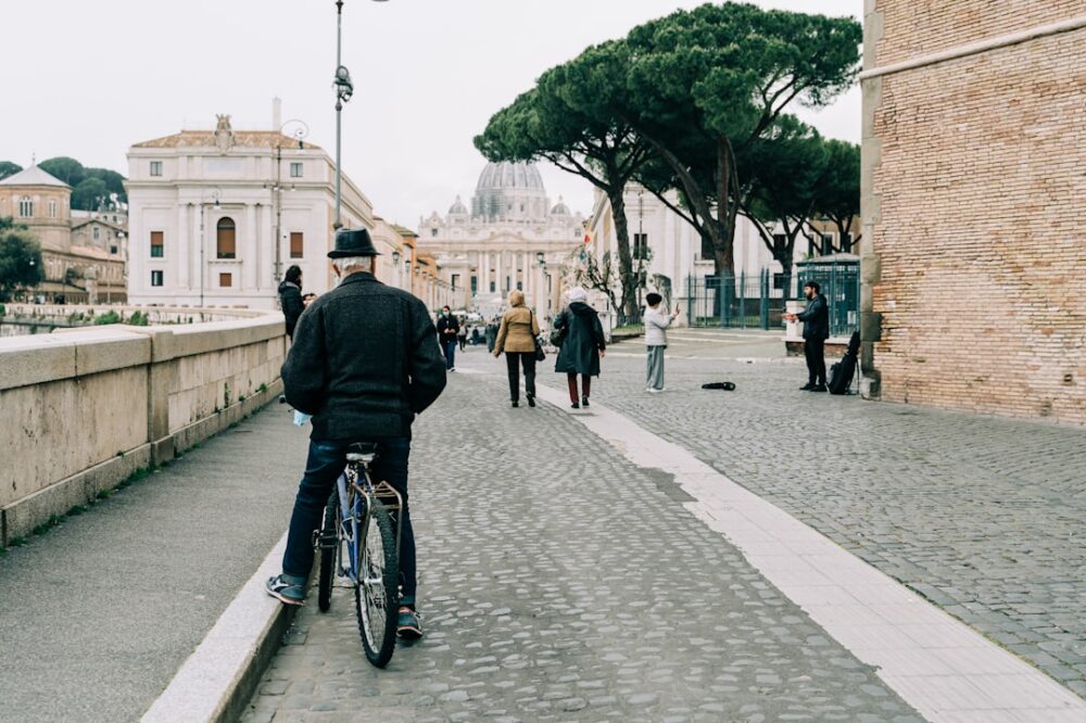 Do any hotels in Rome offer airport pickup?