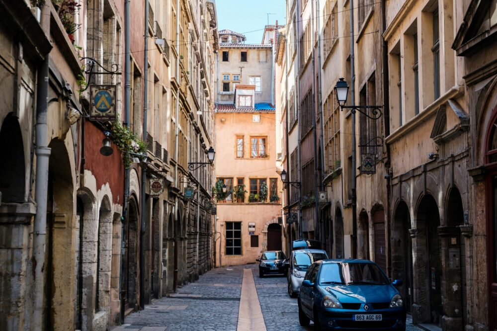 Does Lyon have any Grandes Écoles?