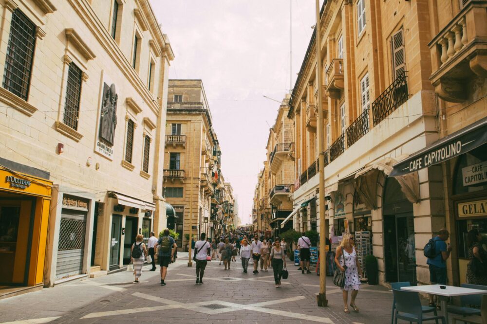 Free fashion shows in Paris for fashion bloggers