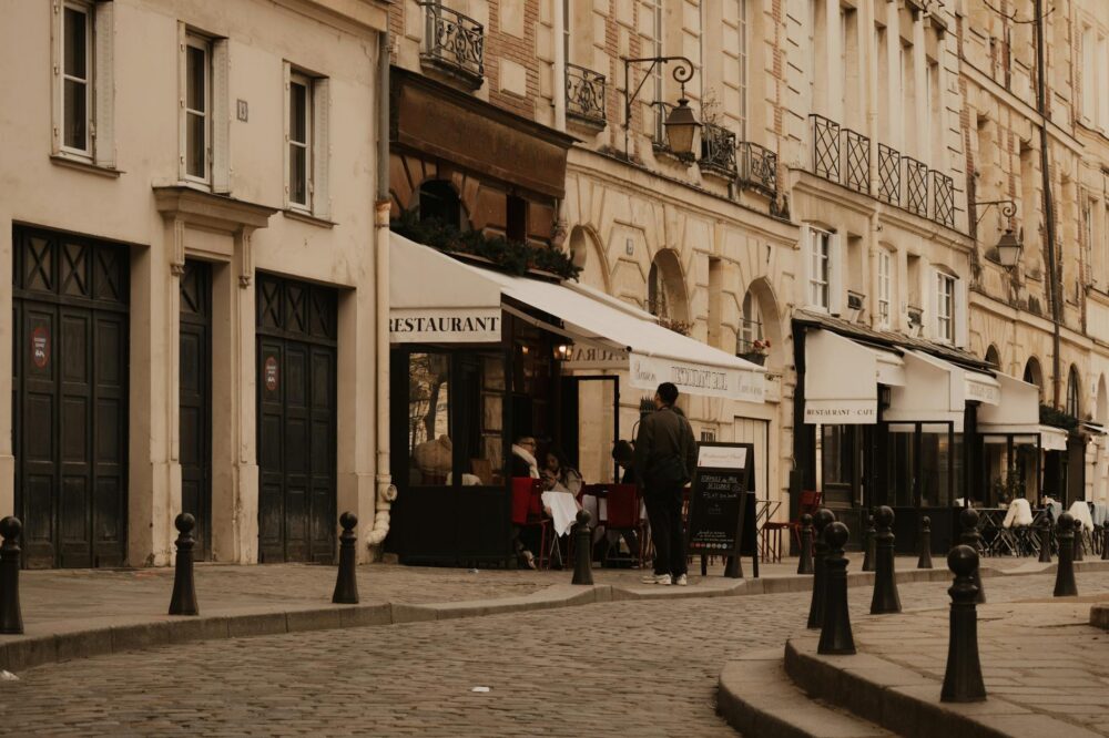 Free fashion shows in Paris for fashion bloggers 2026