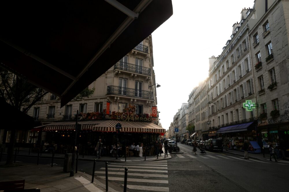 Free fashion shows in Paris for fashion bloggers