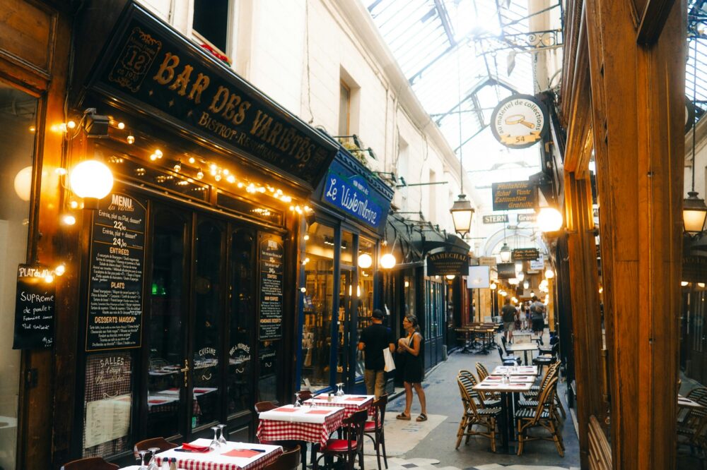 Free fashion shows in Paris for locals 2026