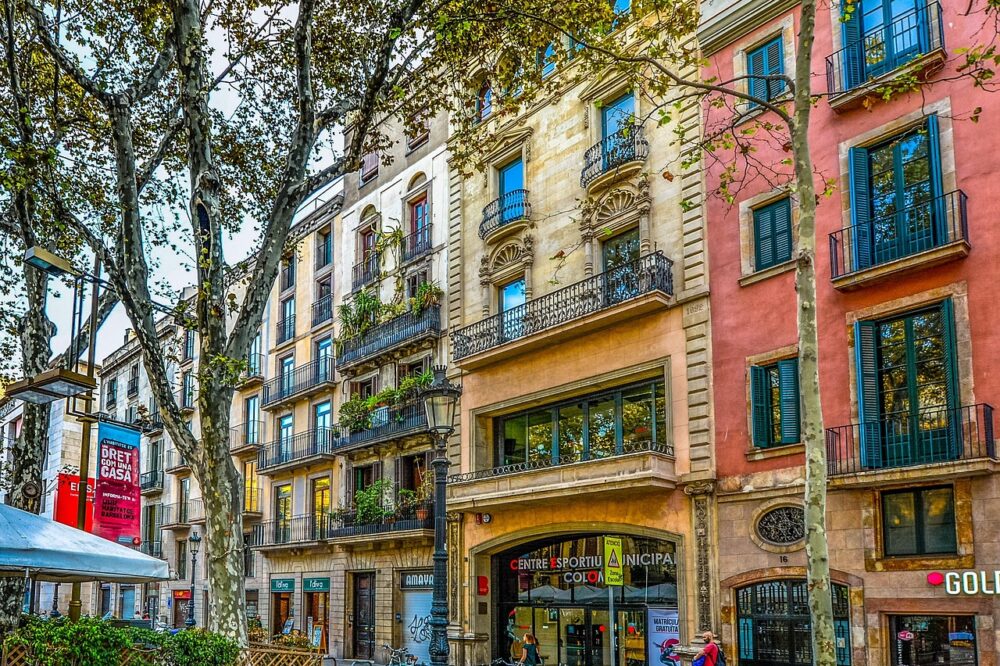 Hotels in Barcelona with a game room for solo travelers