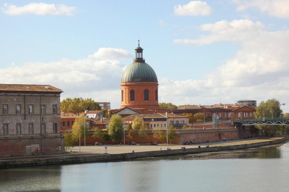 Hotels with minibars in Toulouse 2026