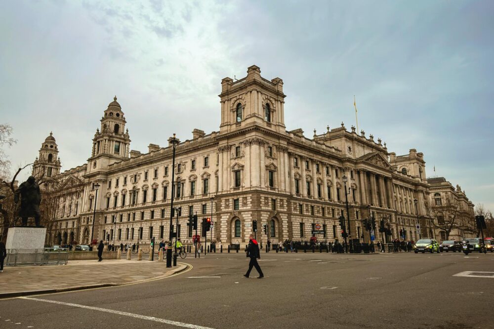 How do I apply for a student visa for a short course in London?