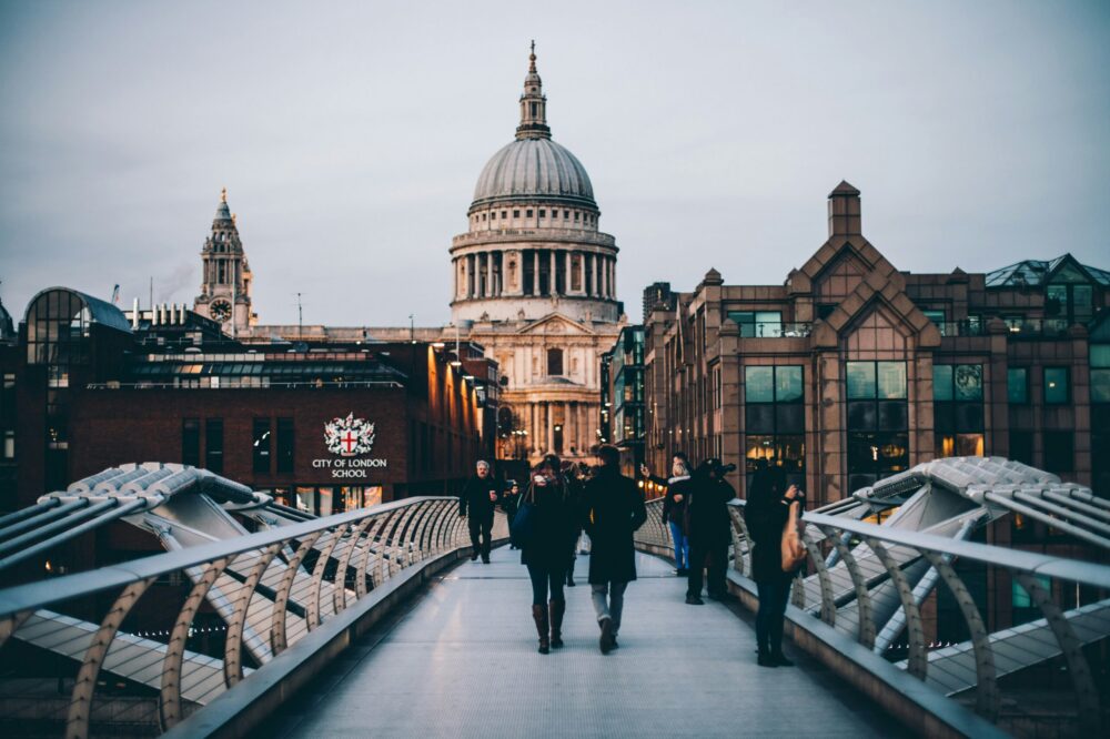 How do I find a flatmate as a student in London?
