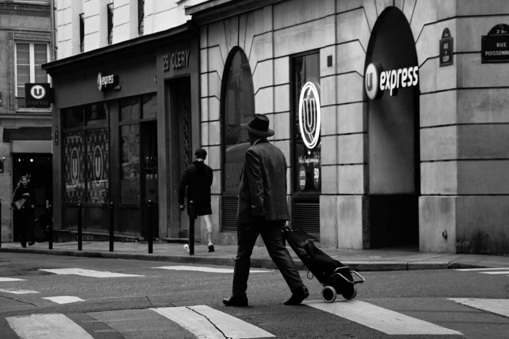 How do I find a tutor in Toulouse?