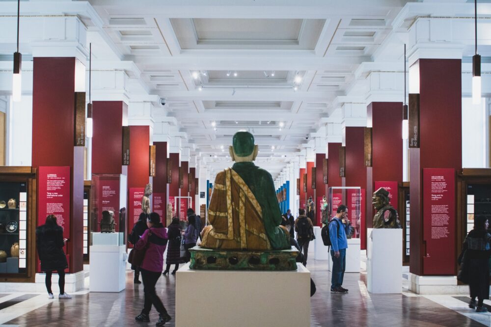 How do I get a student discount on museum tickets?