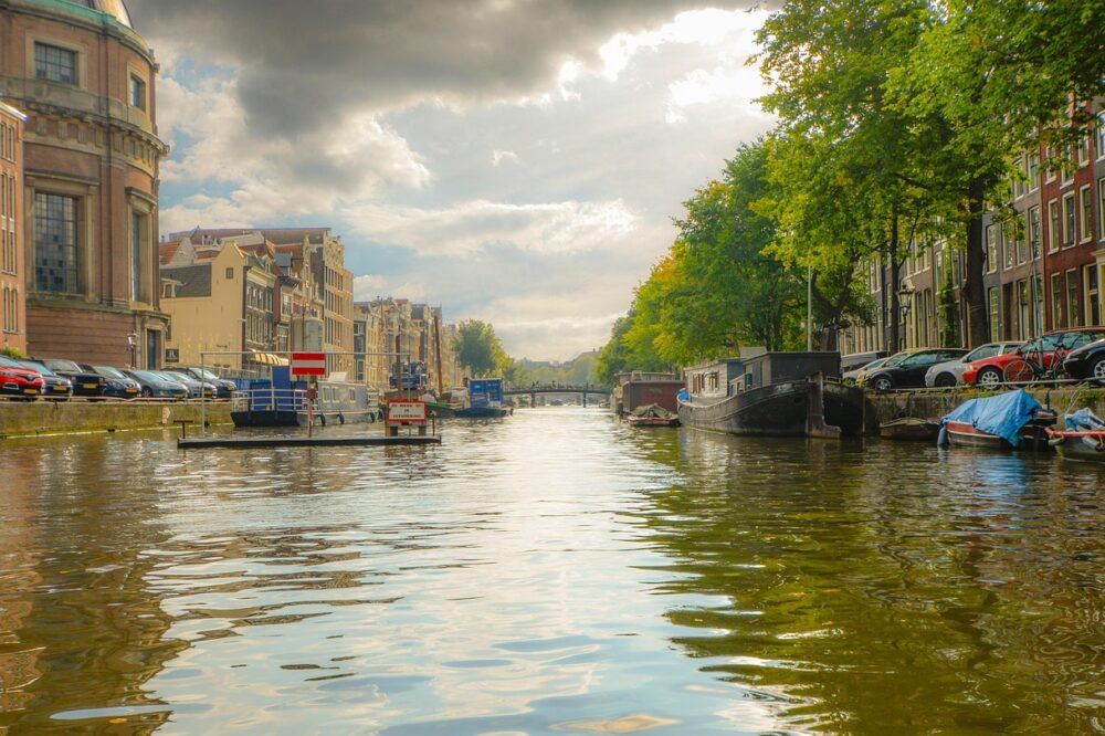 How do I get a student job in a research lab at University of Amsterdam?