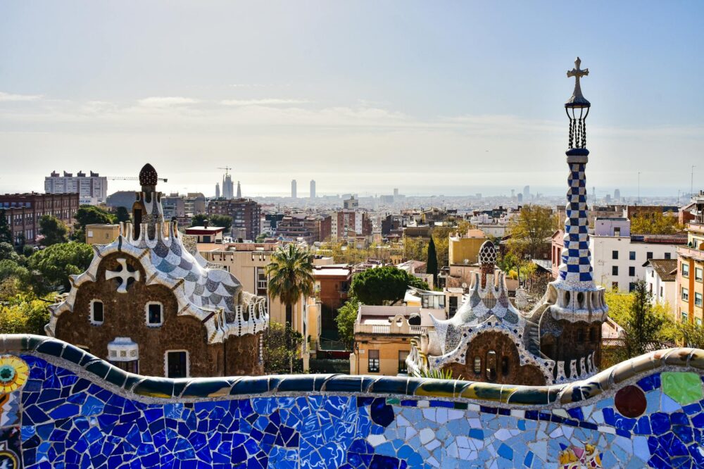 How is the nightlife in Barcelona in spring?