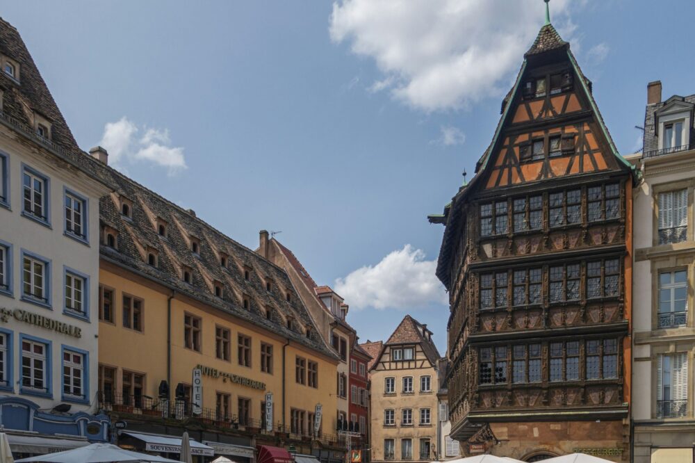 How much does a 5 star hotel in Strasbourg cost per night?