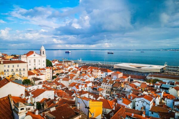 How much does food cost in Lisbon?