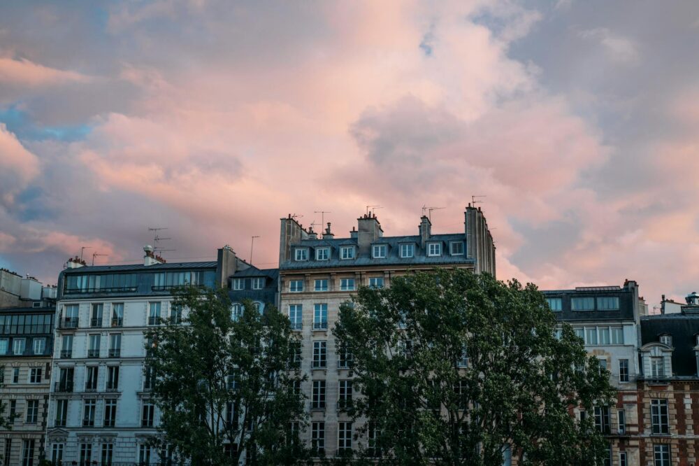 How to book a budget hotel in Paris with a free breakfast buffet?