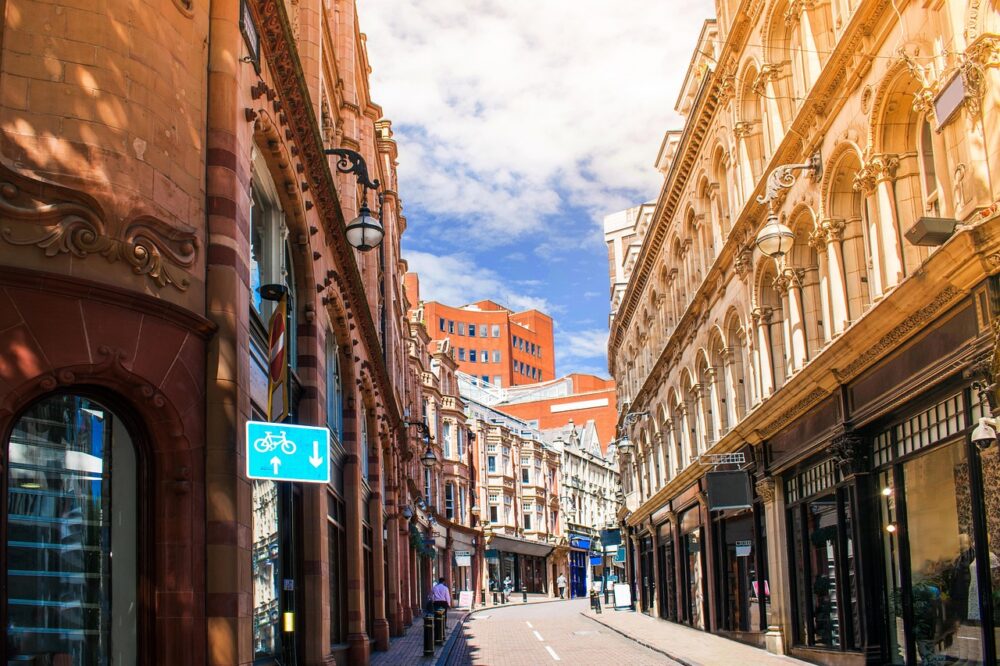 How to book a hotel in Florence with a terrace for solo travelers?
