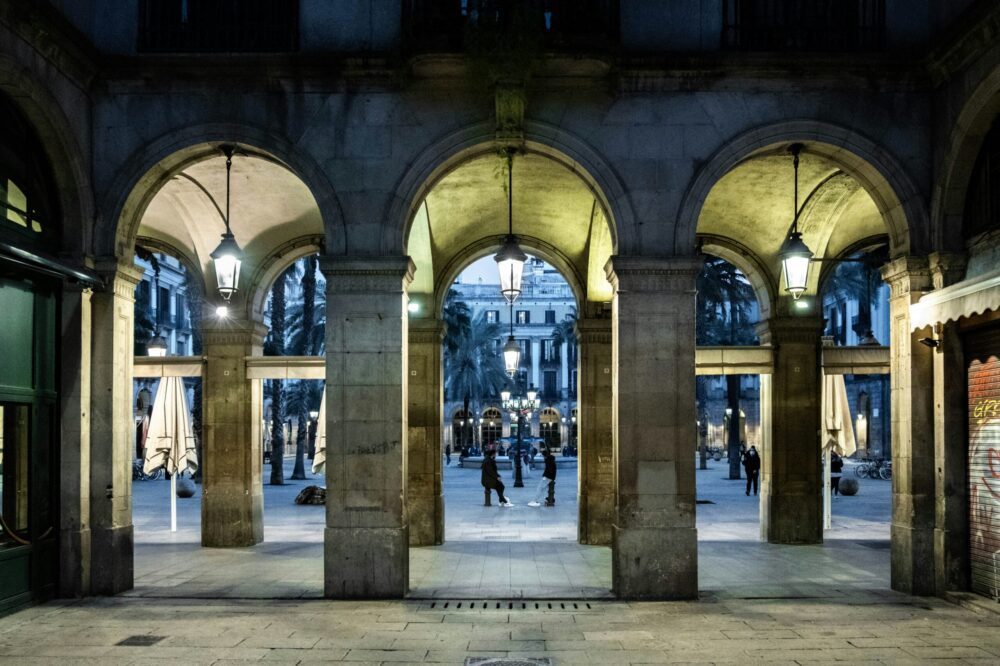 How to book budget hotels in Barcelona for under €50 per night?