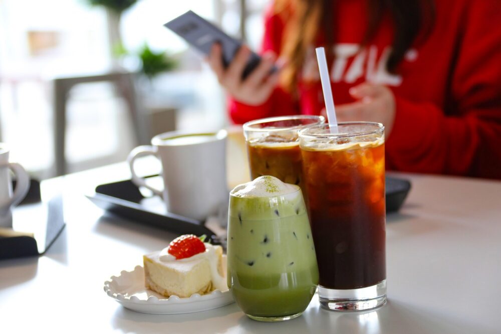 How to choose a hotel in Istanbul with a restaurant for solo dining?