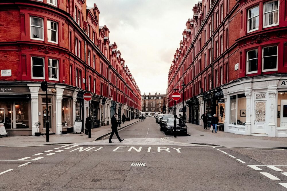 How to choose the best 5-star hotel in London for a romantic getaway?