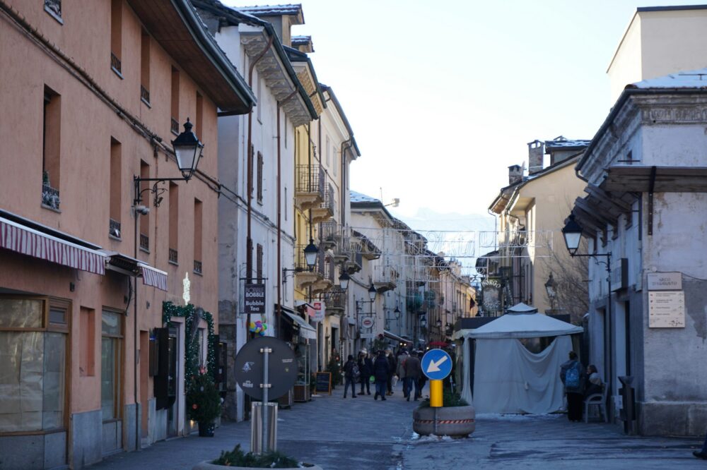 How to extend a student visa in Italy?