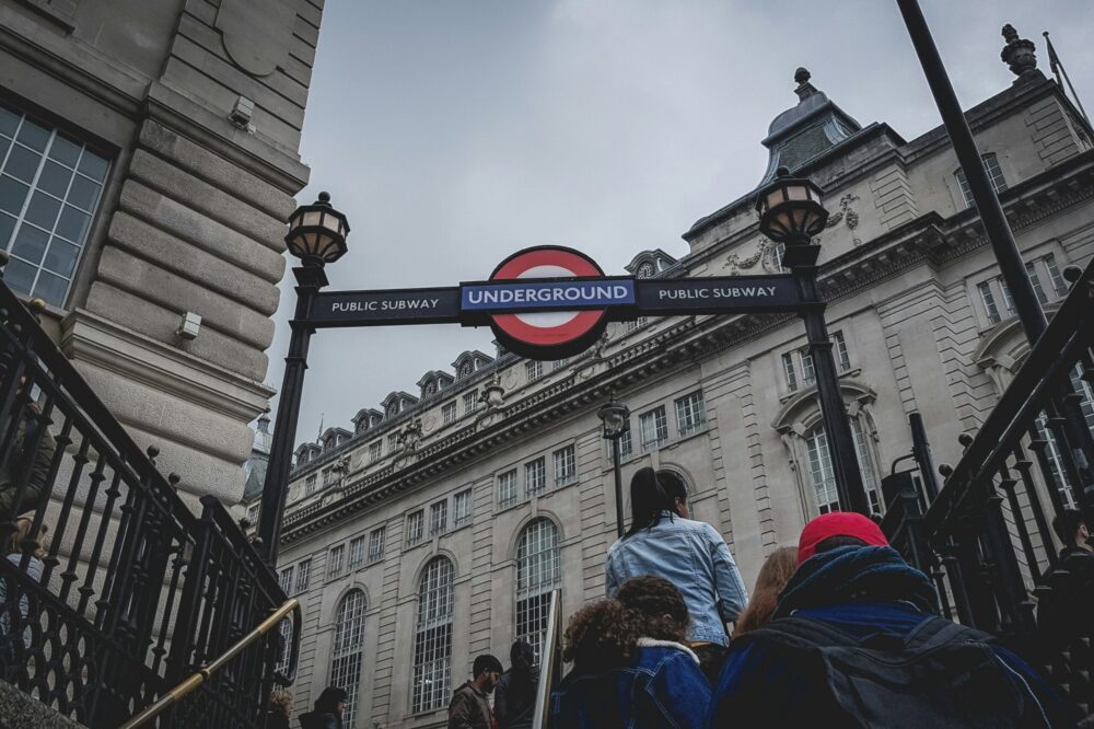 How to find 5-star hotels in London with a fireplace?