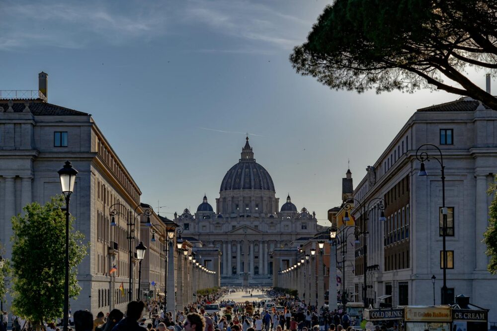 How to find 5-star hotels in Rome with a jacuzzi?