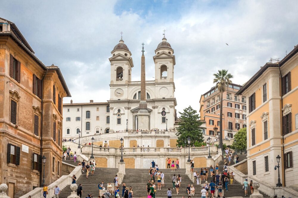 How to find 5-star hotels in Rome with free Wi-Fi?