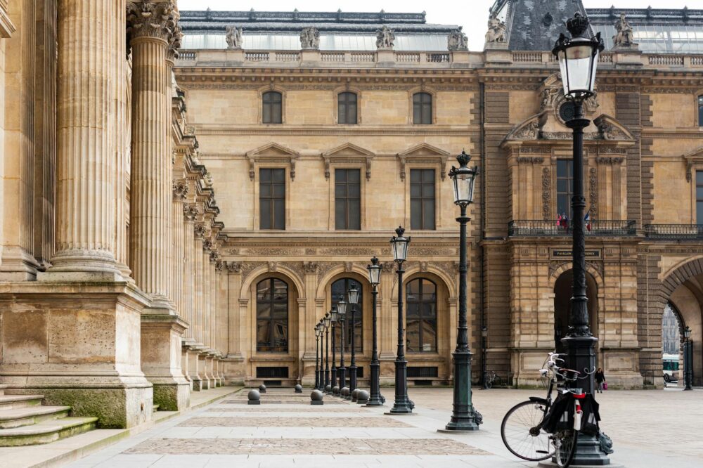 How to find a cheap hotel in Paris with a coffee maker?