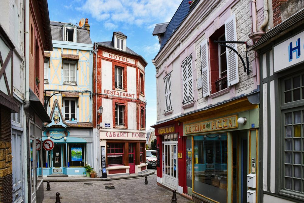 How to find a cheap hotel in Toulouse with a good location?